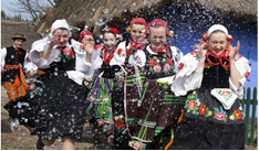 Śmigus Dyngus (облить прохожих)