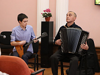 Славим возраст золотой