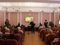 Славим возраст золотой