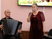 Славим возраст золотой