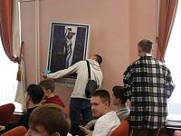 «Под маминым крылом»