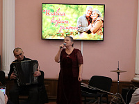 Славим возраст золотой