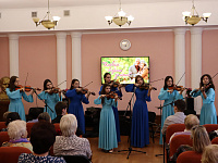 Славим возраст золотой