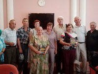 Писатель у микрофона