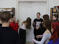 Были заперты в Краеведческом зале…