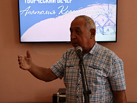 «Вернуться б снова к тополям…»