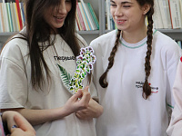 Были заперты в Краеведческом зале…