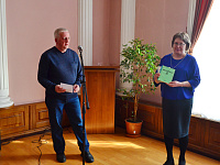 Презентация книги «Избранное» Ивана Семоненкова